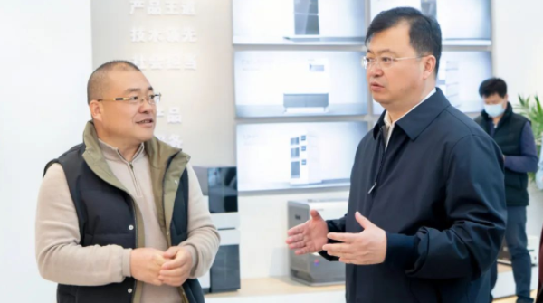 青島市嶗山區(qū)區(qū)長楊克敏帶隊工信局、統計局領導到訪盛瀚調研指導